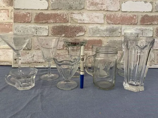 (2 BOXES) LARGE SELECTION OF ASSORTED CLEAR