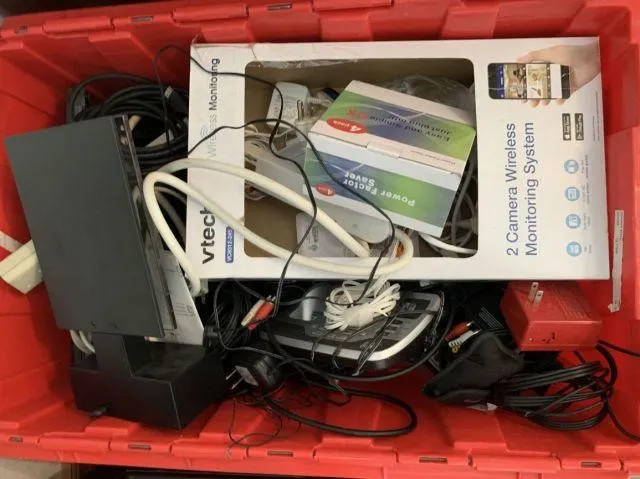 LARGE TUB OF ASSORTED ELECTRONIC CABLES, WIRES