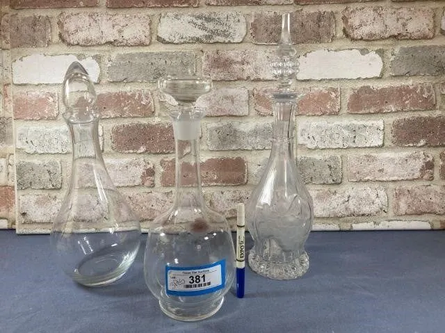 (3 PCS) GLASS DECANTERS WITH STOPPERS