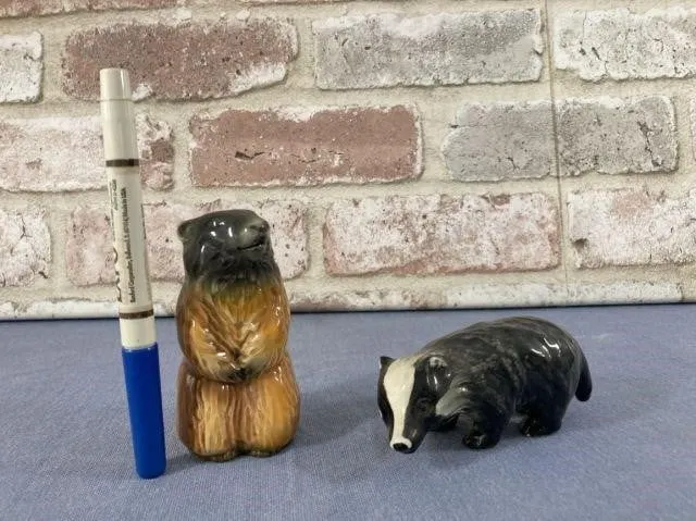 (2 PCS) HIGHLY COLLECTIBLE PORCELAIN ANIMAL