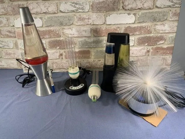 BOX LOT OF ASSORTED MID CENTURY STYLE LAMPS: