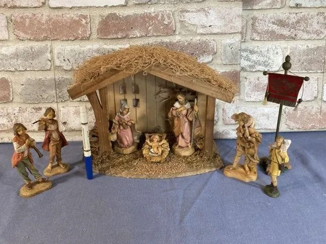 (9 PCS) ASSORTED NATIVITY FIGURES, BANNER AND A