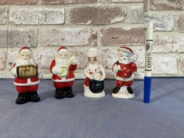 (2 SETS) VINTAGE CHRISTMAS THEMED S&P SETS;
