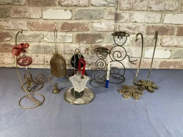 BOX LOT: 7 ORNAMENT STANDS, ORNAMENTS & TWO