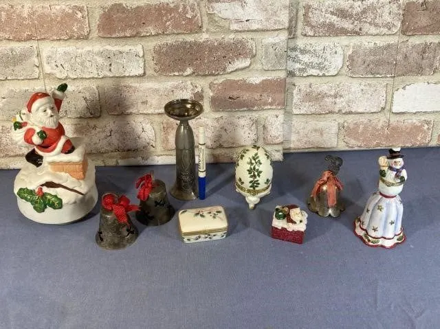 (9 PCS) ASSORTED CHRISTMAS D�COR ITEMS: MUSIC