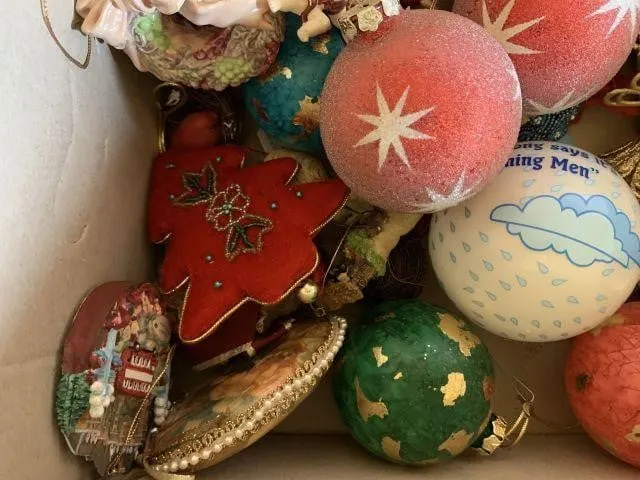 SELECTION OF FAUX FRUIT & OTHER ORNAMENTS,