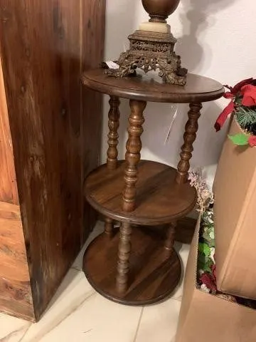 3 TIER OCCASIONAL TABLE WITH TURNED SPINDLES;