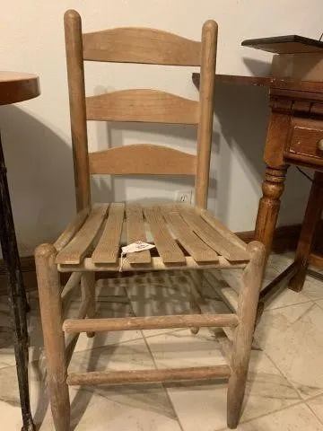 VINTAGE SLATTED LADDERBACK CHAIR