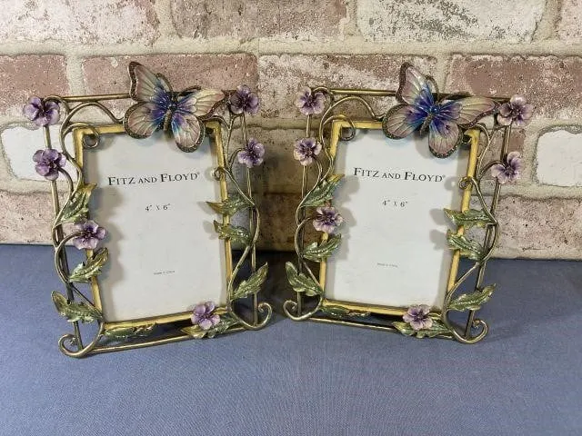 2 PCS, DECORATIVE FRAMES WITH PAINTED BUTTERFLIES