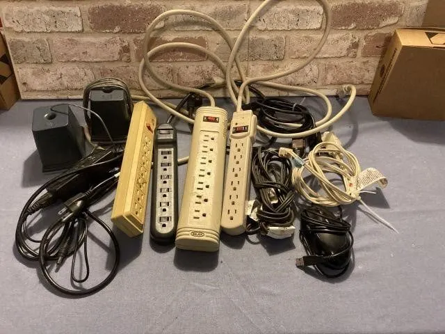 BOX LOT: ASSORTED POWER STRIPS, HARMAN KARDON HP
