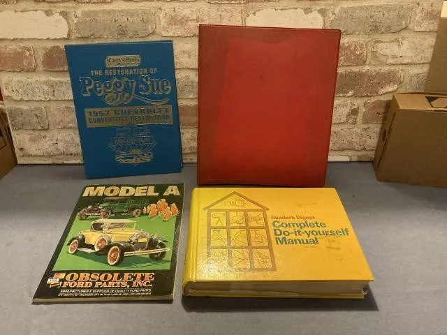 (4 PCS) AUTOMOBILE MANUALS & PARTS BOOKS