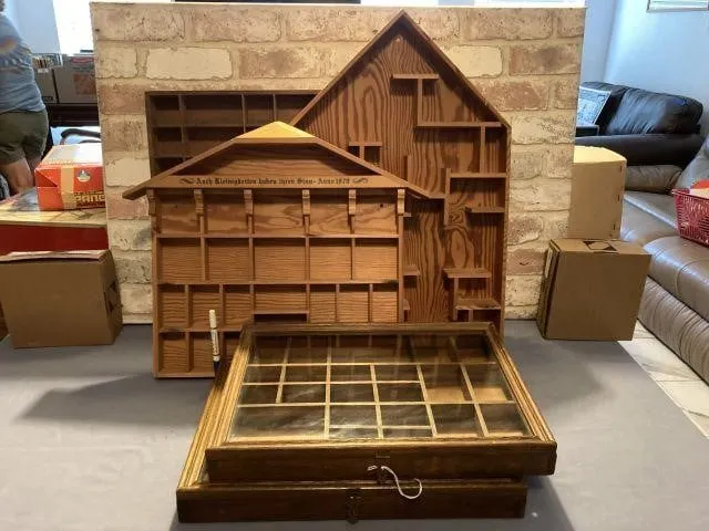 (5 PCS) WOOD DISPLAY CASES - 2 HAVE GLASS DOOR