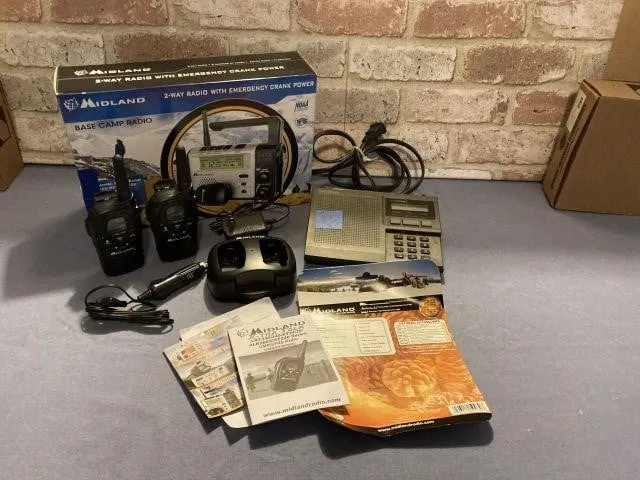 GROUP LOT: MIDLAND BASE CAMP RADIO WITH