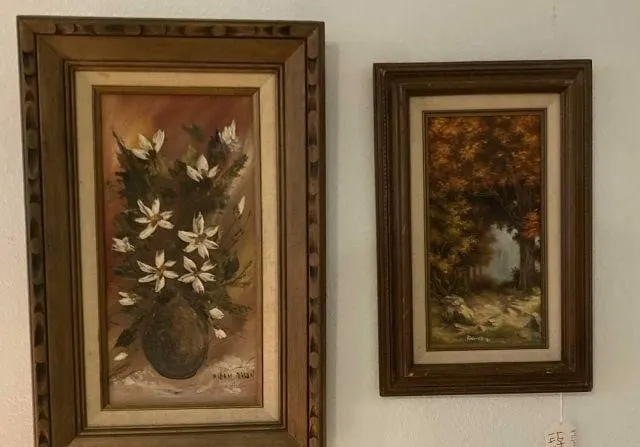 (2 PCS) WOOD FRAMED FLORAL & FORREST PAINTINGS