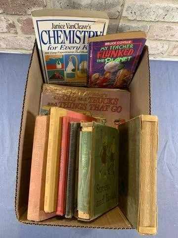 BOX LOT OF ASSORTED VINTAGE SCHOOL & CHILDREN'S