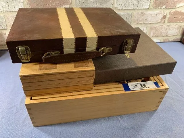 (4 PCS)WOOD & OTHER GAME SETS: CHESS, PREMIER TIC