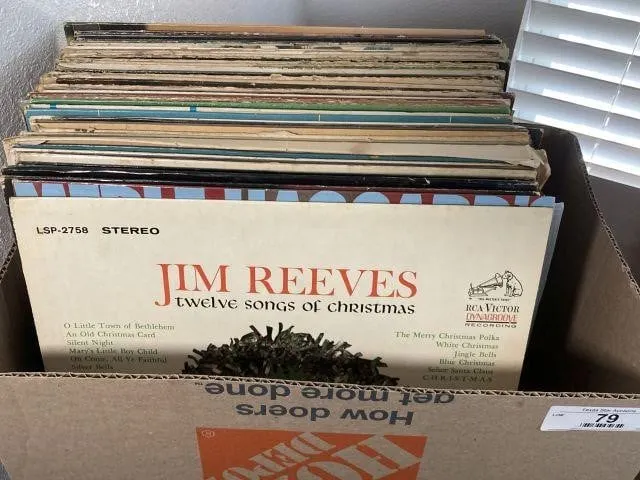 BOX LOT: ASSORTMENT OF RECORD ALBUMS:CHRISTMAS,