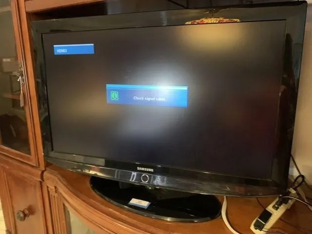 SAMSUNG 40" TV - MODEL NO - LE T405HA