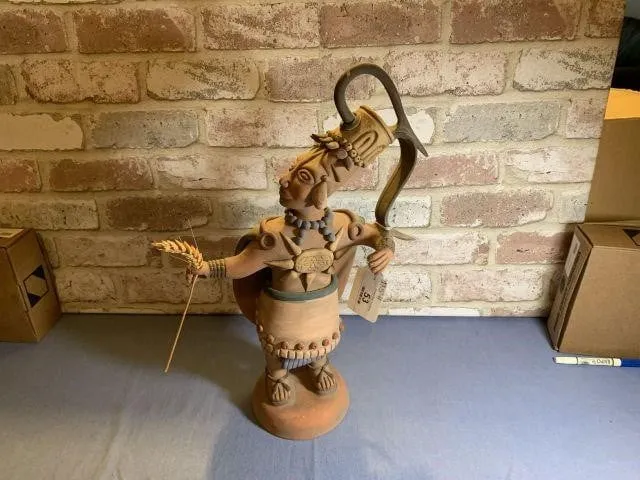VINTAGE MEXICAN FOLK ART POTTERY FIGURE