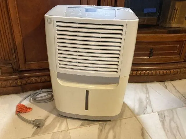 FRIGIDAIRE DEHUMIDIFIER