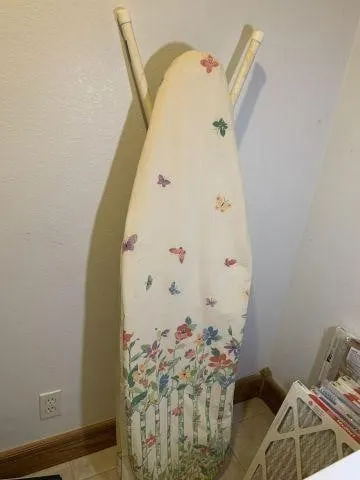 (2 PCS) IRONING BOARD & PROCTOR SILEX IRON