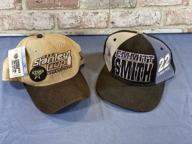 BOX LOT: 2 HATS - 1 EMMITT SMITH , 1 DALLAS STARS