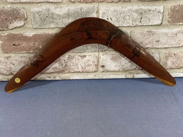 WOOD HANDCARVED BOOMARANG WITH BURNED