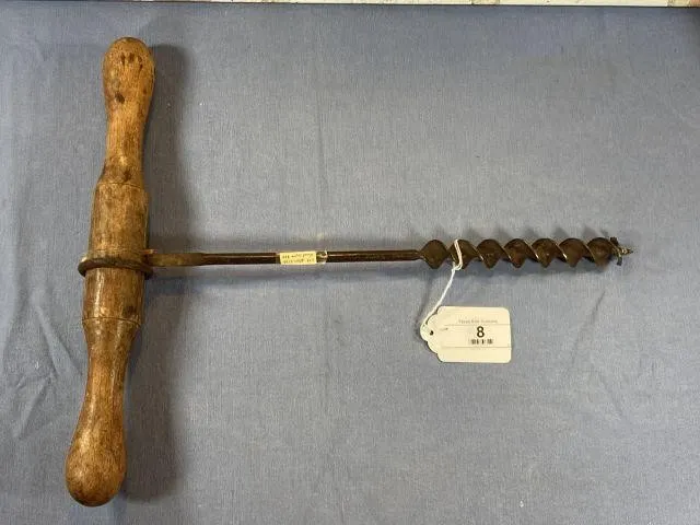ANTIQUE T-HANDLE WOOD AUGER