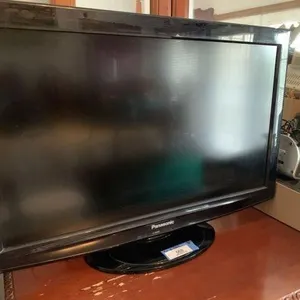 GROUPING: PANASONIC LCD 32" TV, MODEL # TC-L32C12;