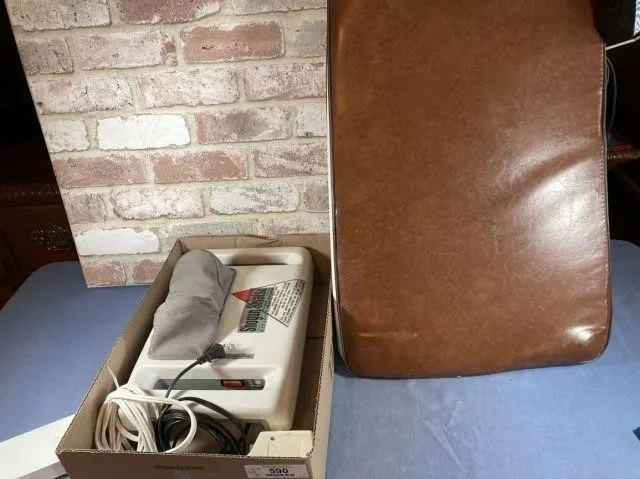 BOX LOT: SHOGUN SHIATSU KNEADING MASSAGER AND