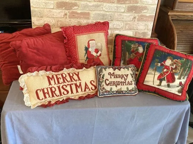 2 BAGS: ASSORTED CHRISTMAS THROW PILLOWS, 12 PCS