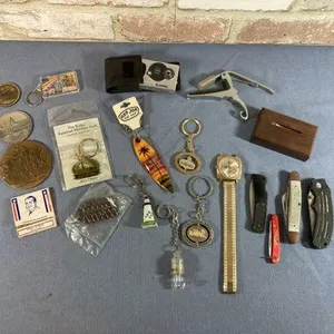 ASSORTMENT OF "MANTIQUE" ITEMS: POCKET KNIVES,