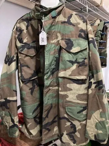 5 PCS: SELECTION OF ASSORTED MILITARY CAMOFLAGE