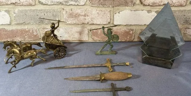 GROUPING: SELECTION OF ASSORTED ROMAN WARRIORS