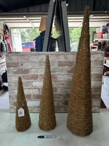 3 PCS: CONE-SHAPED BEADED CHRISTMAS TREE'S