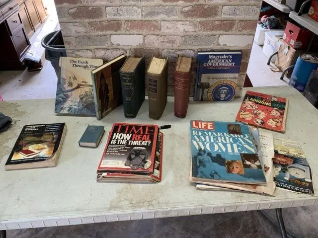 SELECTION OF ASSORTED TIME & LIFE MAGAZINES,