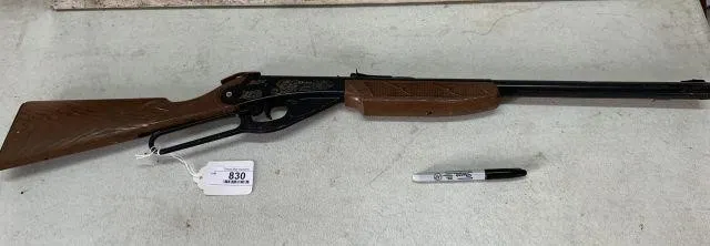 DAISY MODEL 111B BB GUN; CAL. 4.5 MM