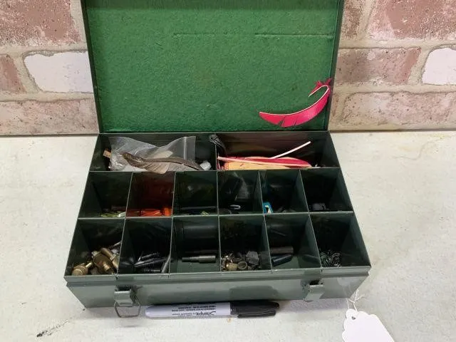 DIVIDED BOX WITH ARROW REPAIR PARTS