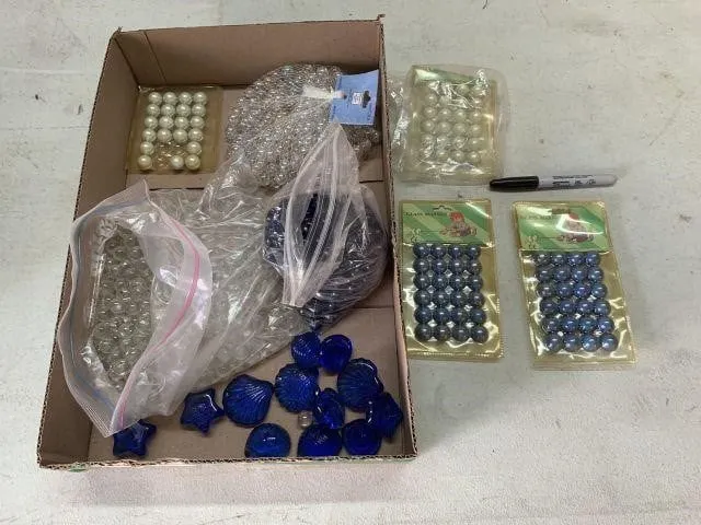 SELECTION OF GLASS VASE FILLERS
