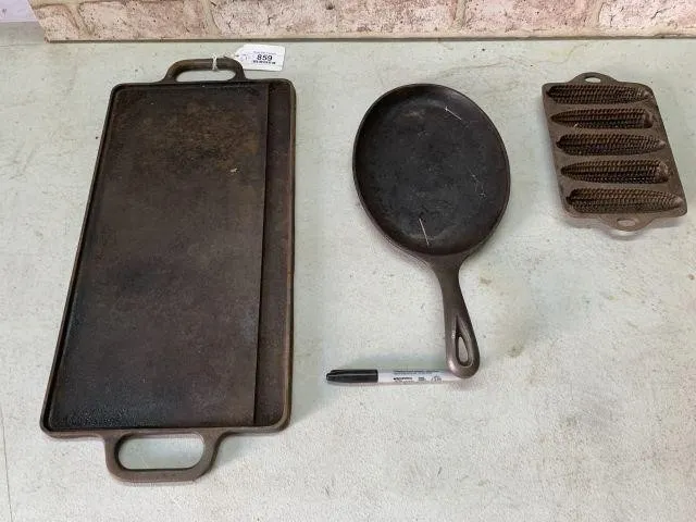 3 PCS CAST IRON: VINTAGE LODGE 2 SIDED GRIDDLE /