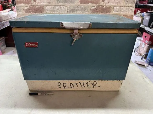 COLEEMAN BLUE COOLER, METAL EXTERIOR, PLASTIC