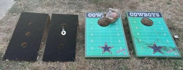 (2 SETS) YARD GAMES- WASHERS AND DALLAS COWBOY