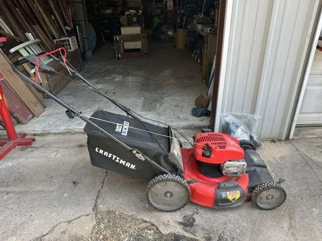 CRAFTSMAN SELF-PROPELLED LAWNMOWER, # M230;