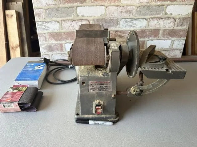 CENTRAL MACHINERY 4" X 6" BELT DISC SANDER;