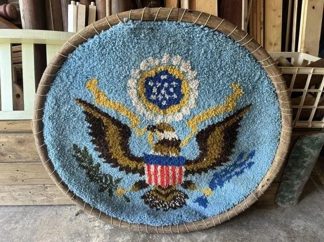 VINTAGE 1970'S PATRIOTIC AMERICAN EAGLE LATCH