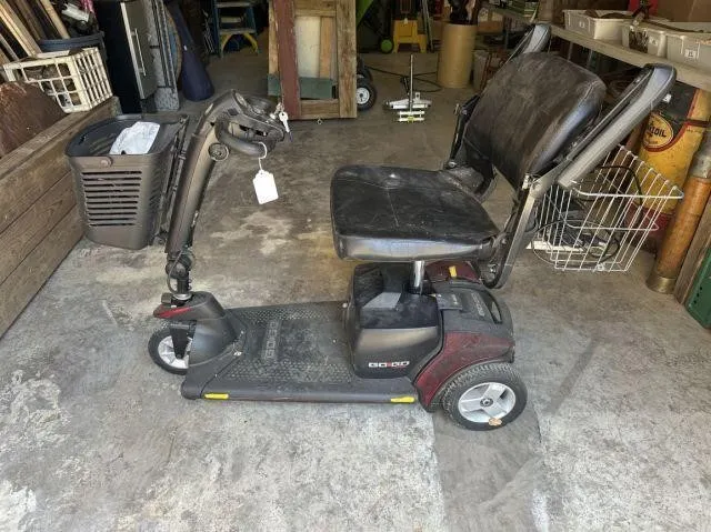PRIDE MOBILITY GO-GO SPORT ELECTRIC MOBILITY