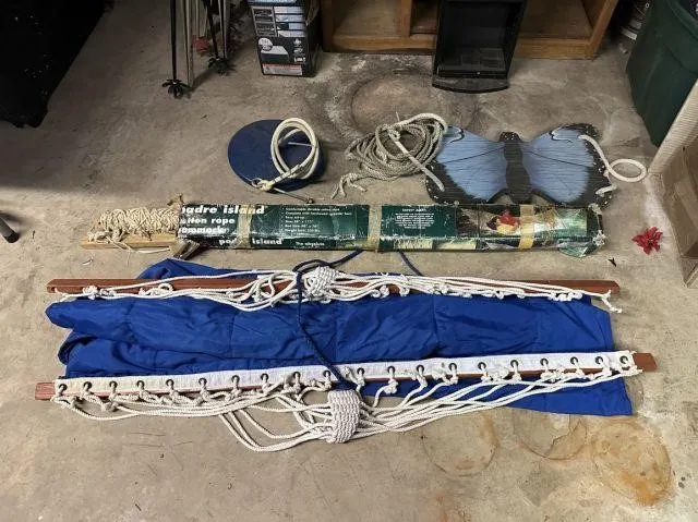 GROUP LOT: ROPE HAMMOCK, CANVAS & ROPE CHAIR,