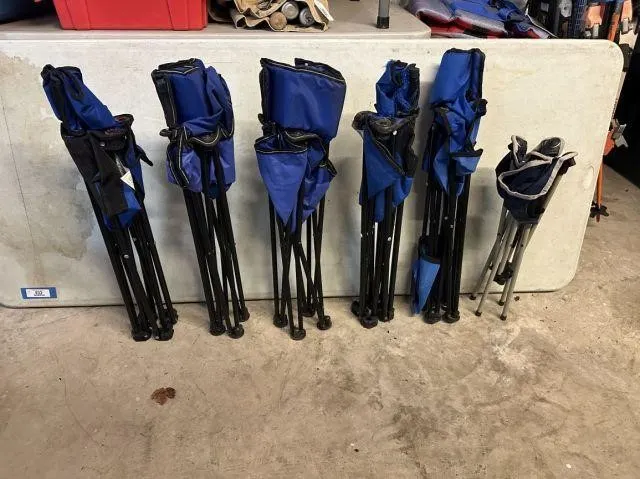 (6 PCS) 5 BLUE & BLACK FOLDING CAMP CHAIRS & ONE