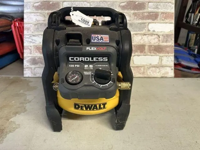 DEWALT 2.5 GAL CORDLESS AIR COMPRESSOR;