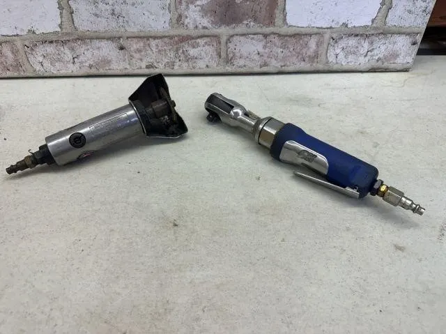 (2 PCS) PNEUMATIC AIR TOOLS: RIGHT ANGLE CUT-OFF